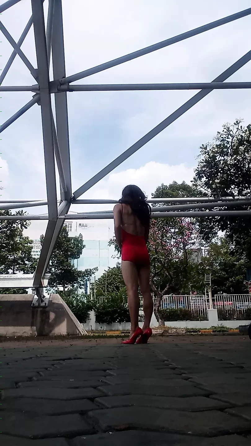 Xuất tinh vào nơi công cộng
