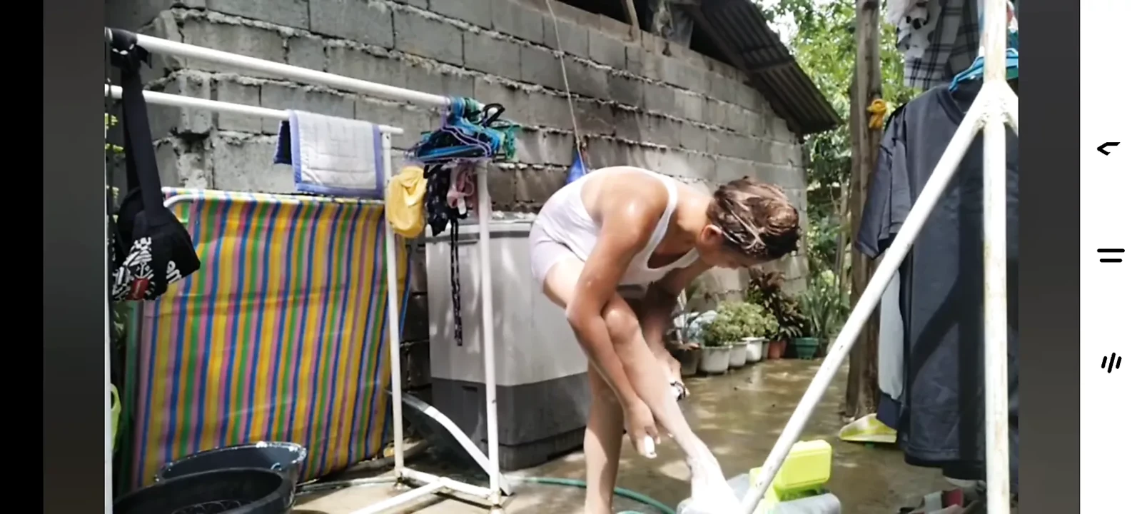 pinay naglive stream sa fb naligo...