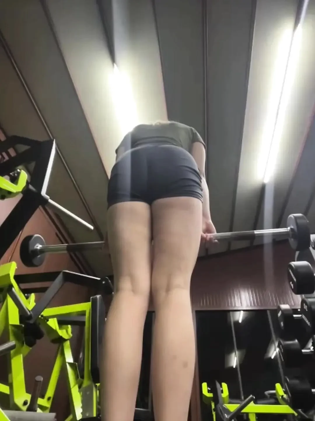 Big ass in Leggings training so hard