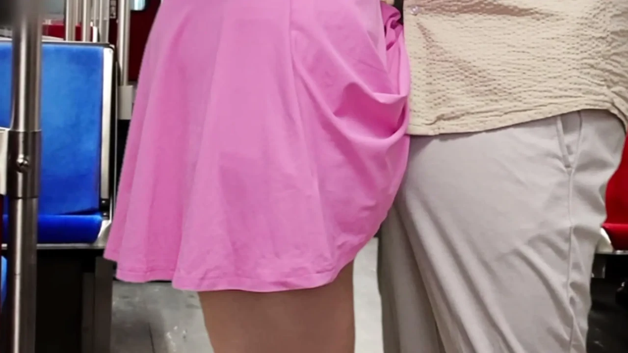 She Allowed This Stranger Guy To Ejaculate On Her Dress On Subway