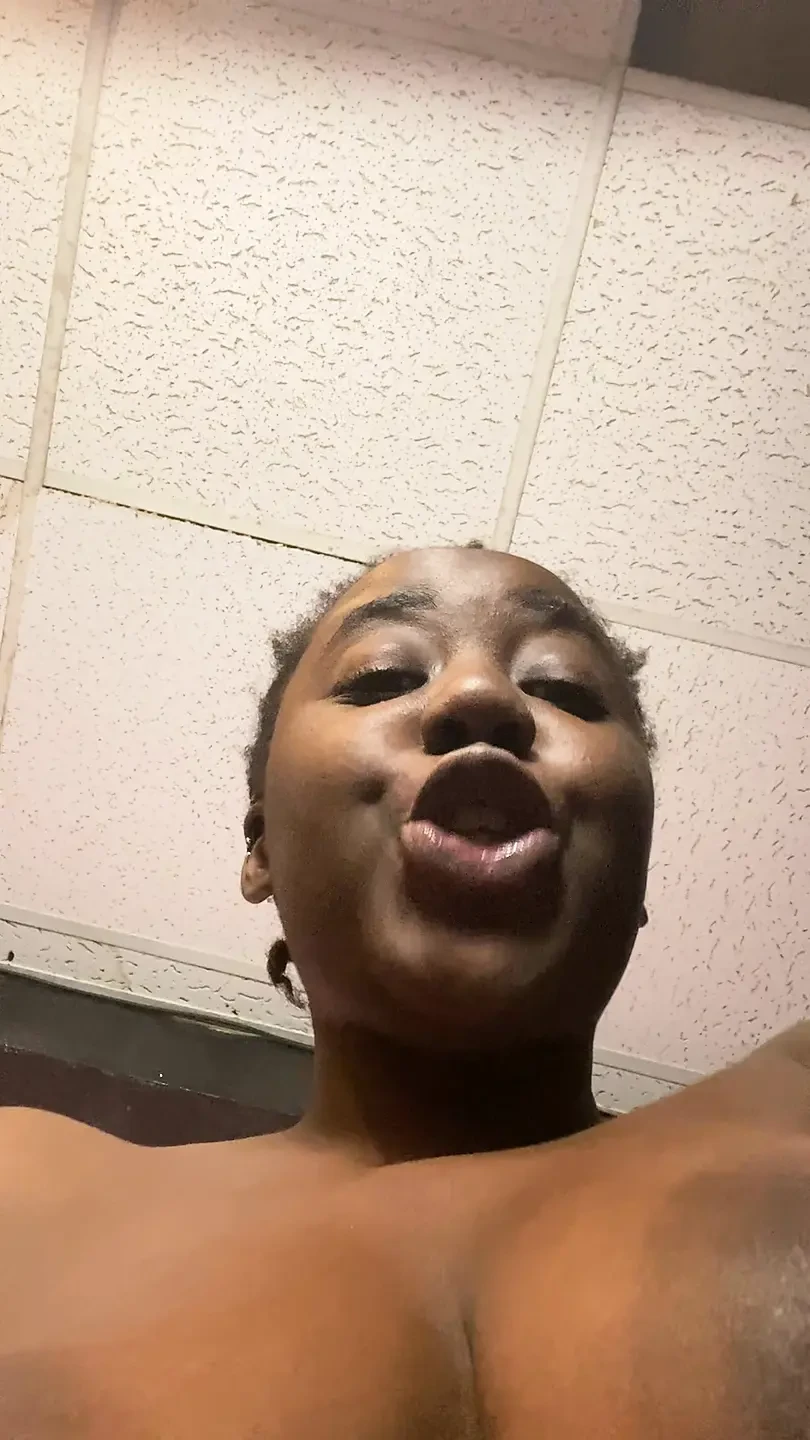 Popular Ex Youtuber & Makeup Artist Now Beauty Guru